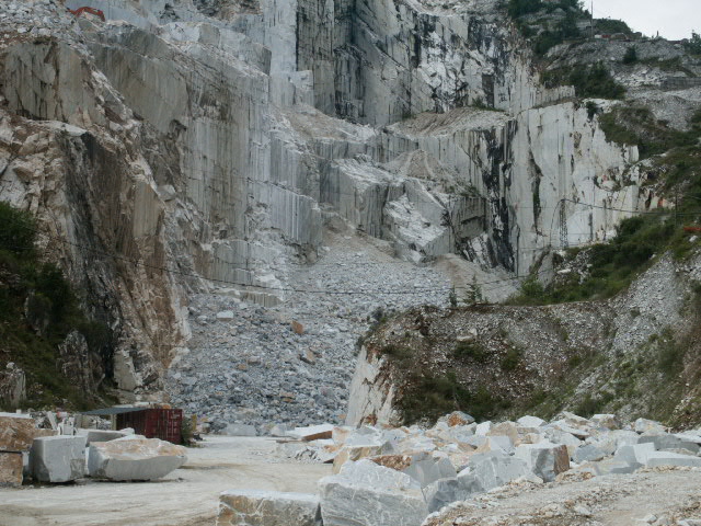 Montagnes de Marbre Carrare